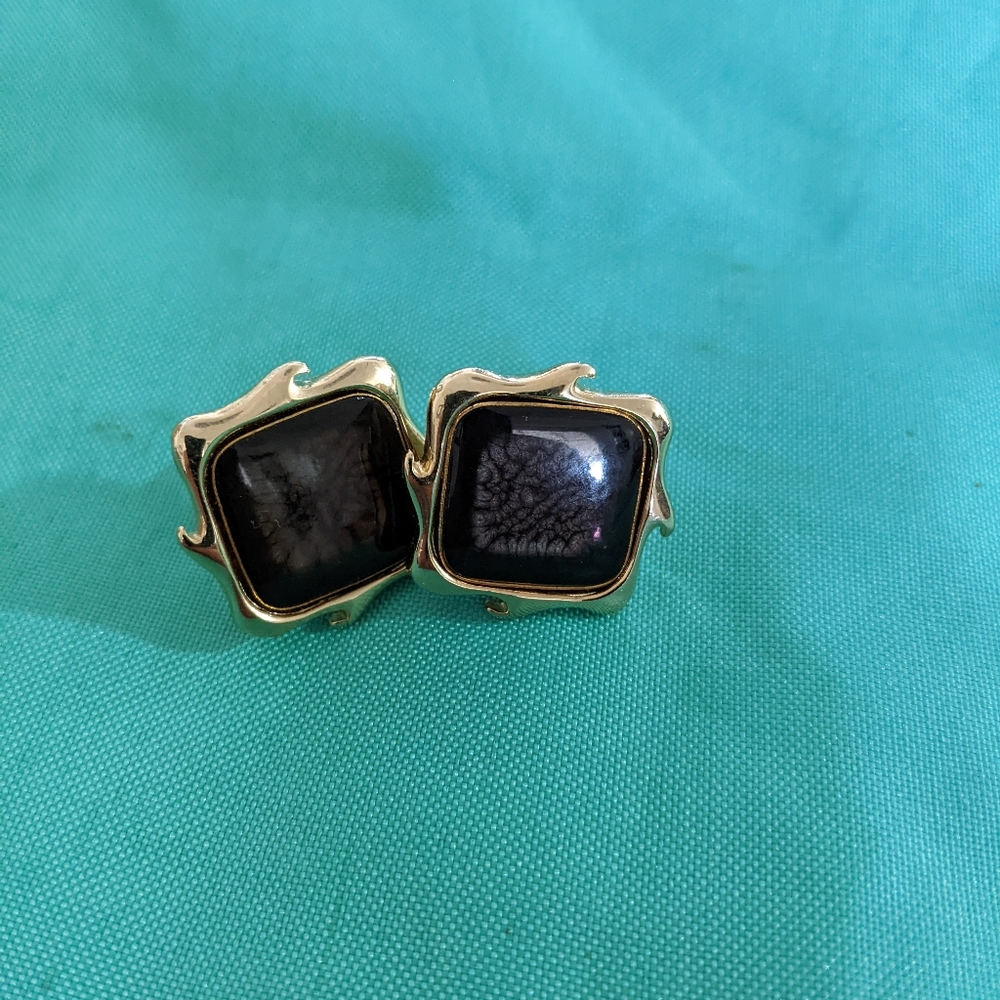 Vintage 1980s - Black and Gold Square cufflinks - 80s Costume Jewelry